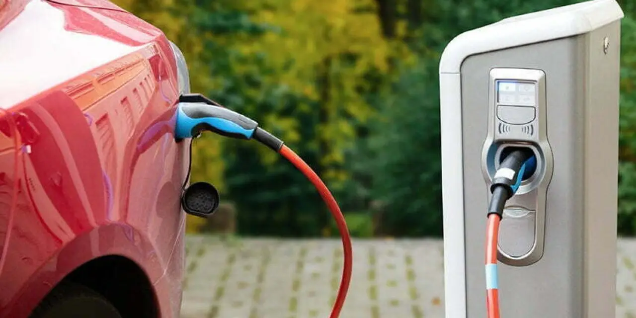 B W Fpbi9jb2xvbm5pbm Fyb3 Nz YS04 NTB4 NDI1 Lmpw Zw