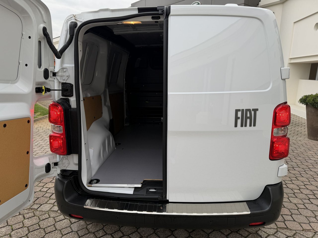 1000026721 p5 Zr5glbt CZMK4e J