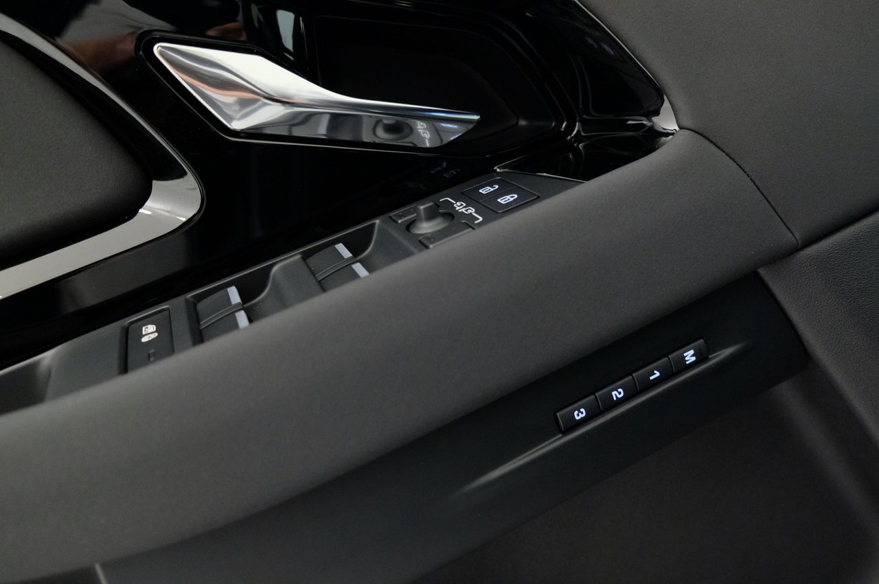 1000293014 CU Uq UD8t4s Cr OT75