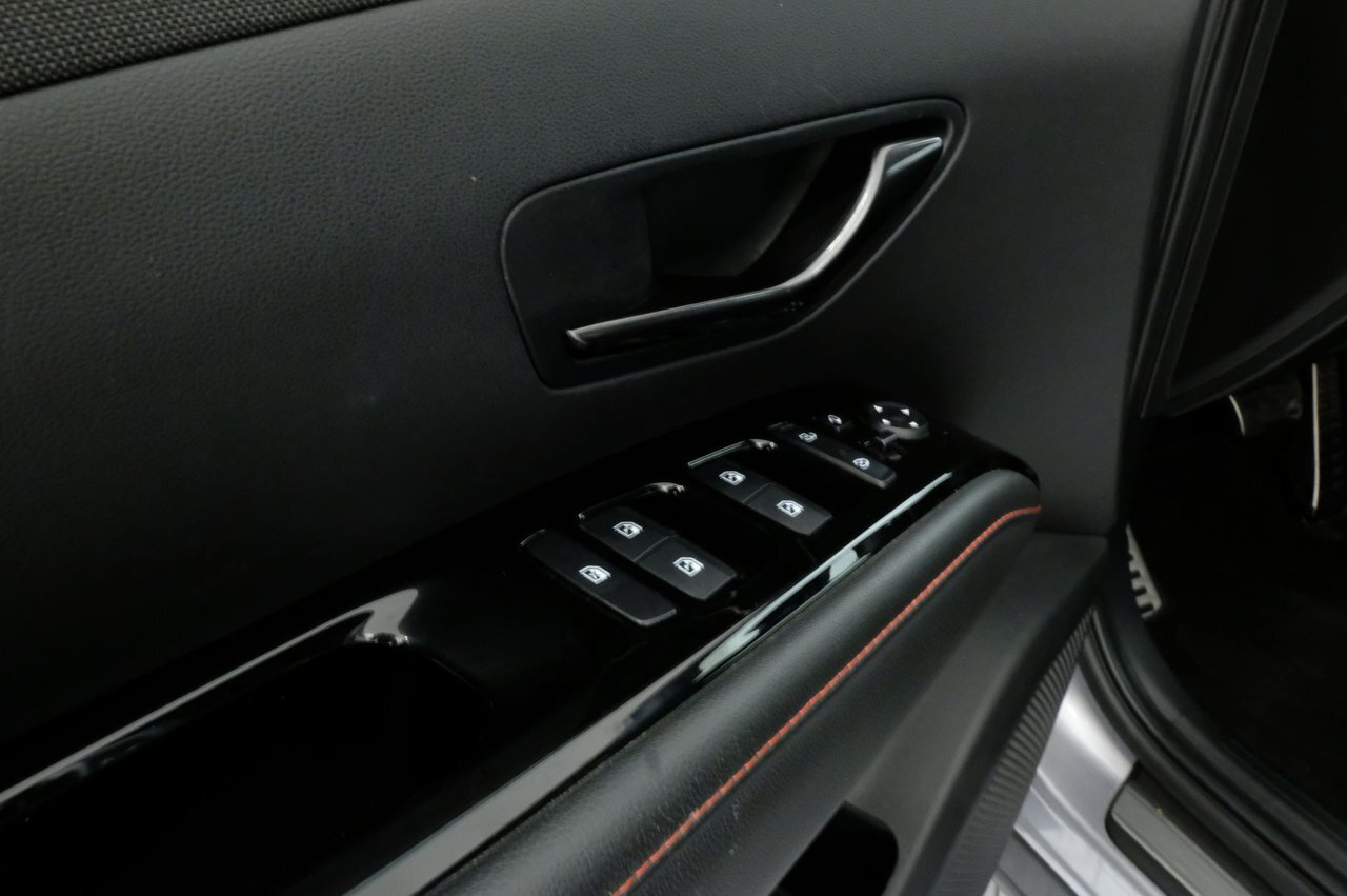 10550857 IWJ8 ICR8gywb D6dh