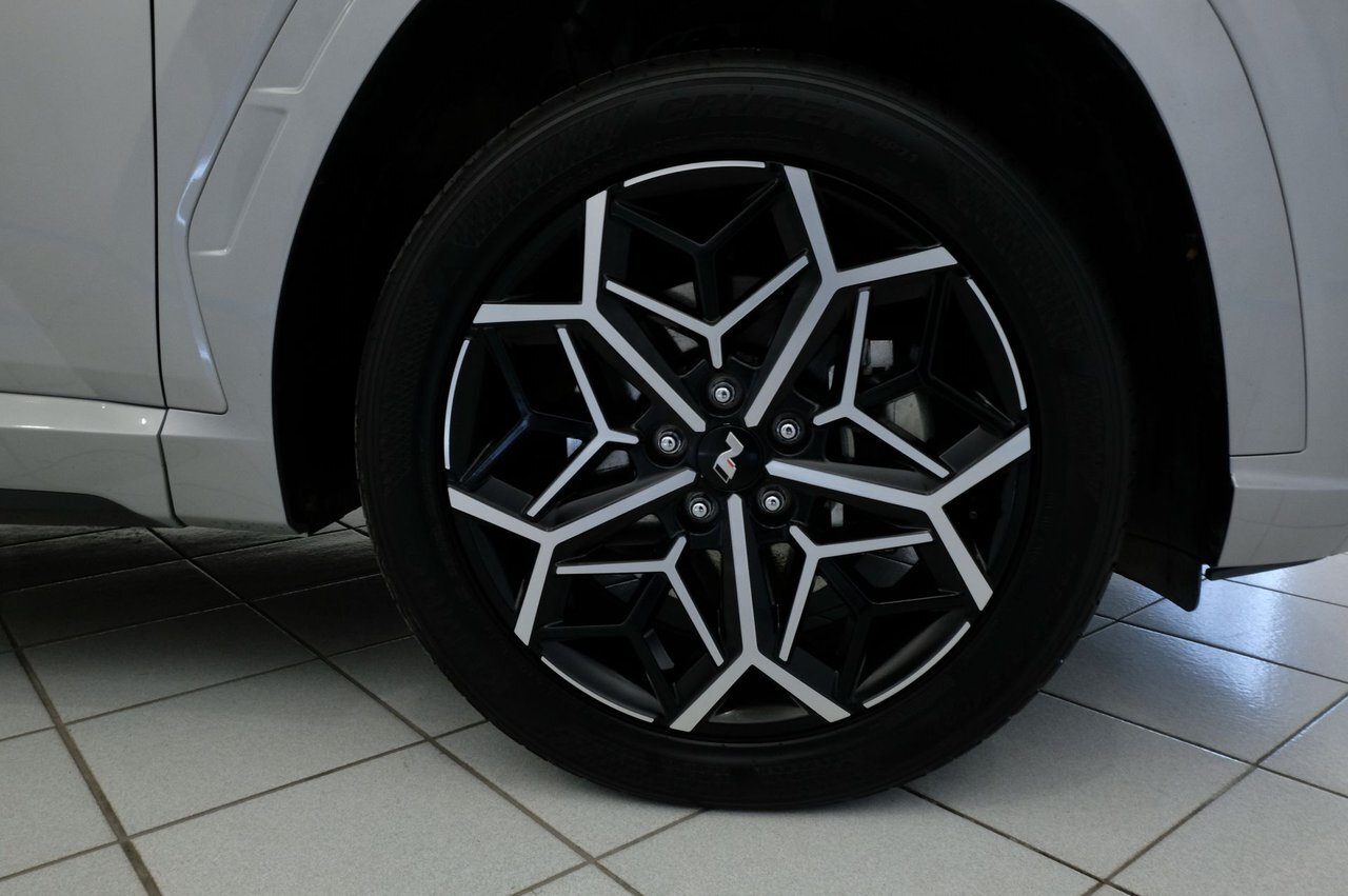 10550857 t Fo M3nfvbzp Qq ESE