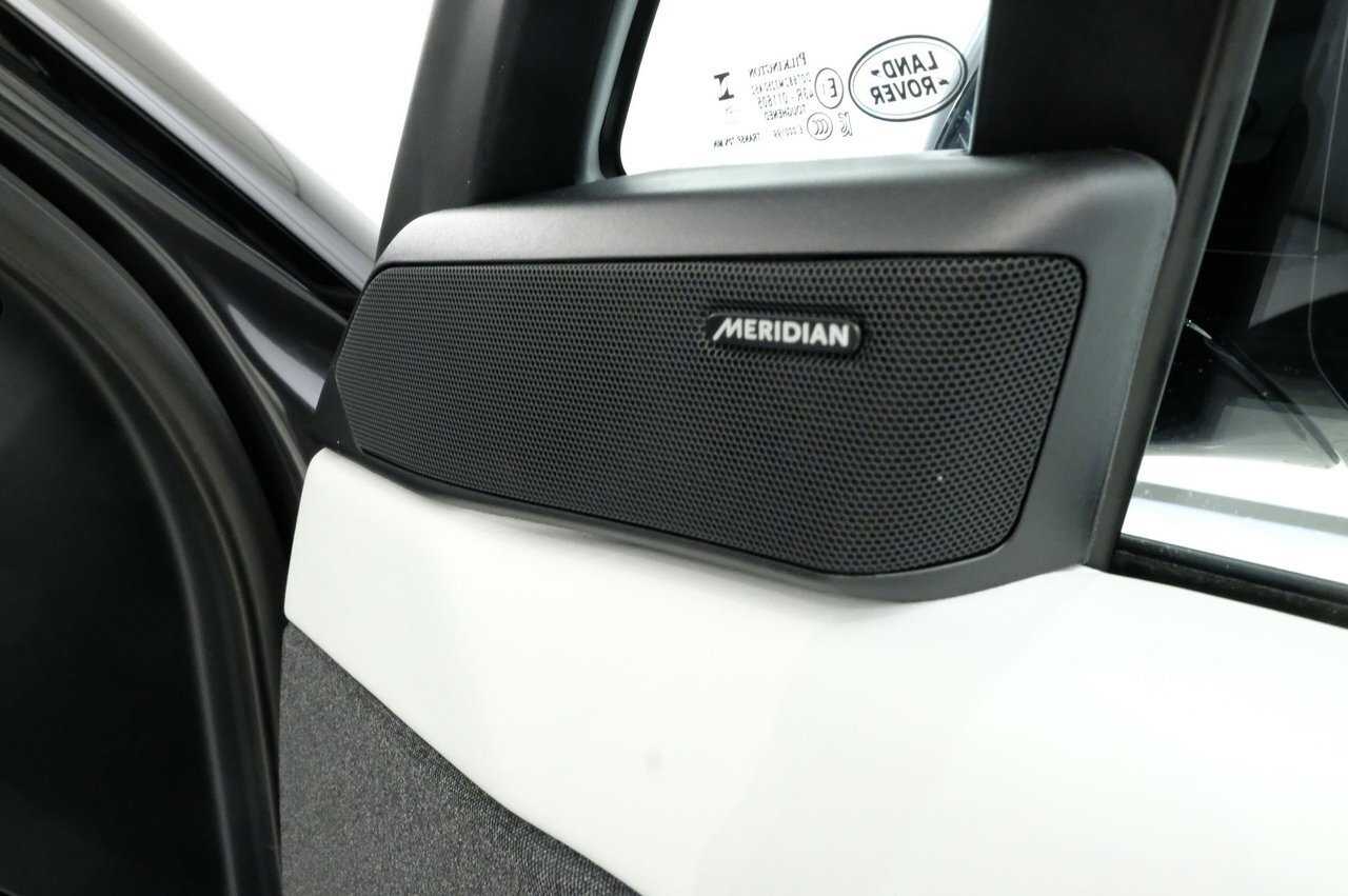 10584129 YM1y W1 B3 R0 Vu A7j M