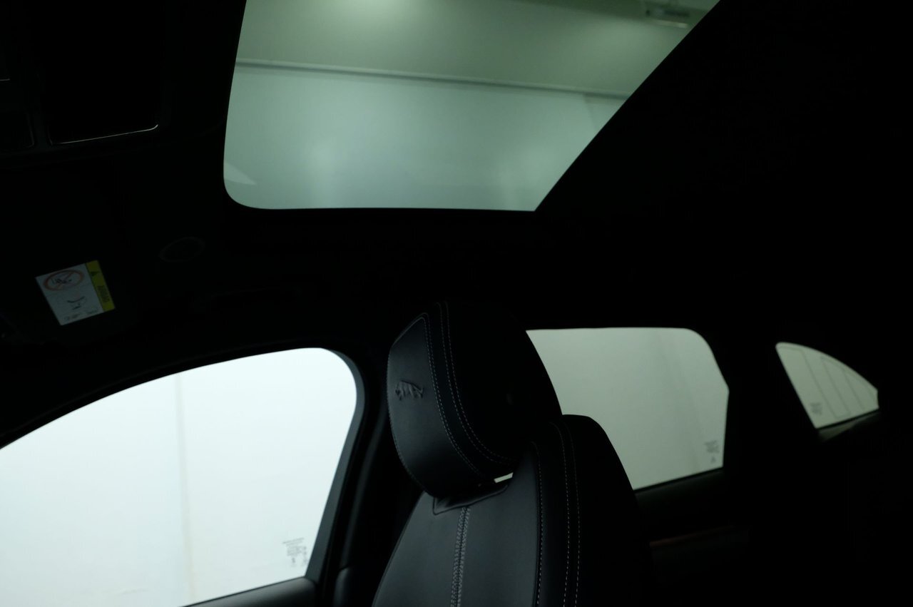 10588901 98r BA7 Lj5dxh5 Z Ax