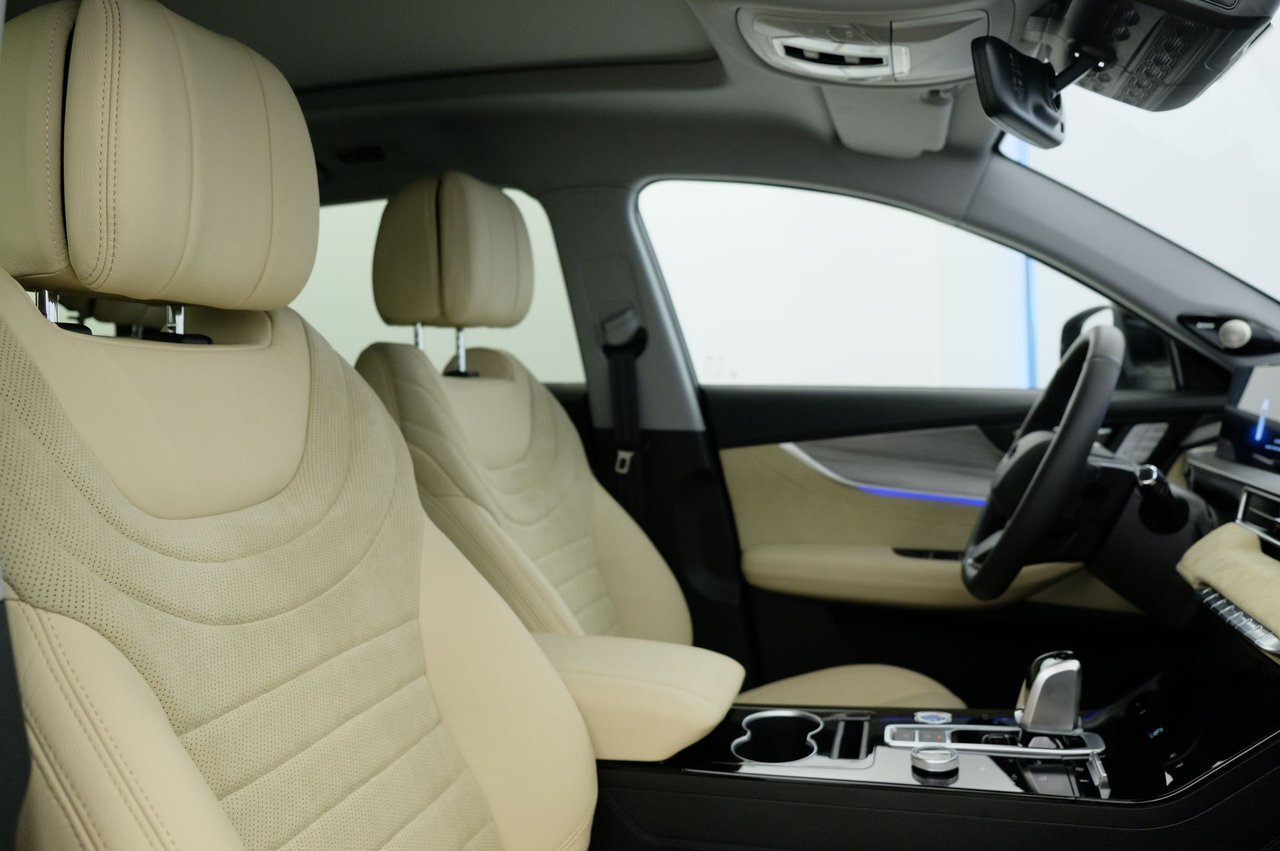 10595139 XKR0s L Wiqm4 D0 Sia