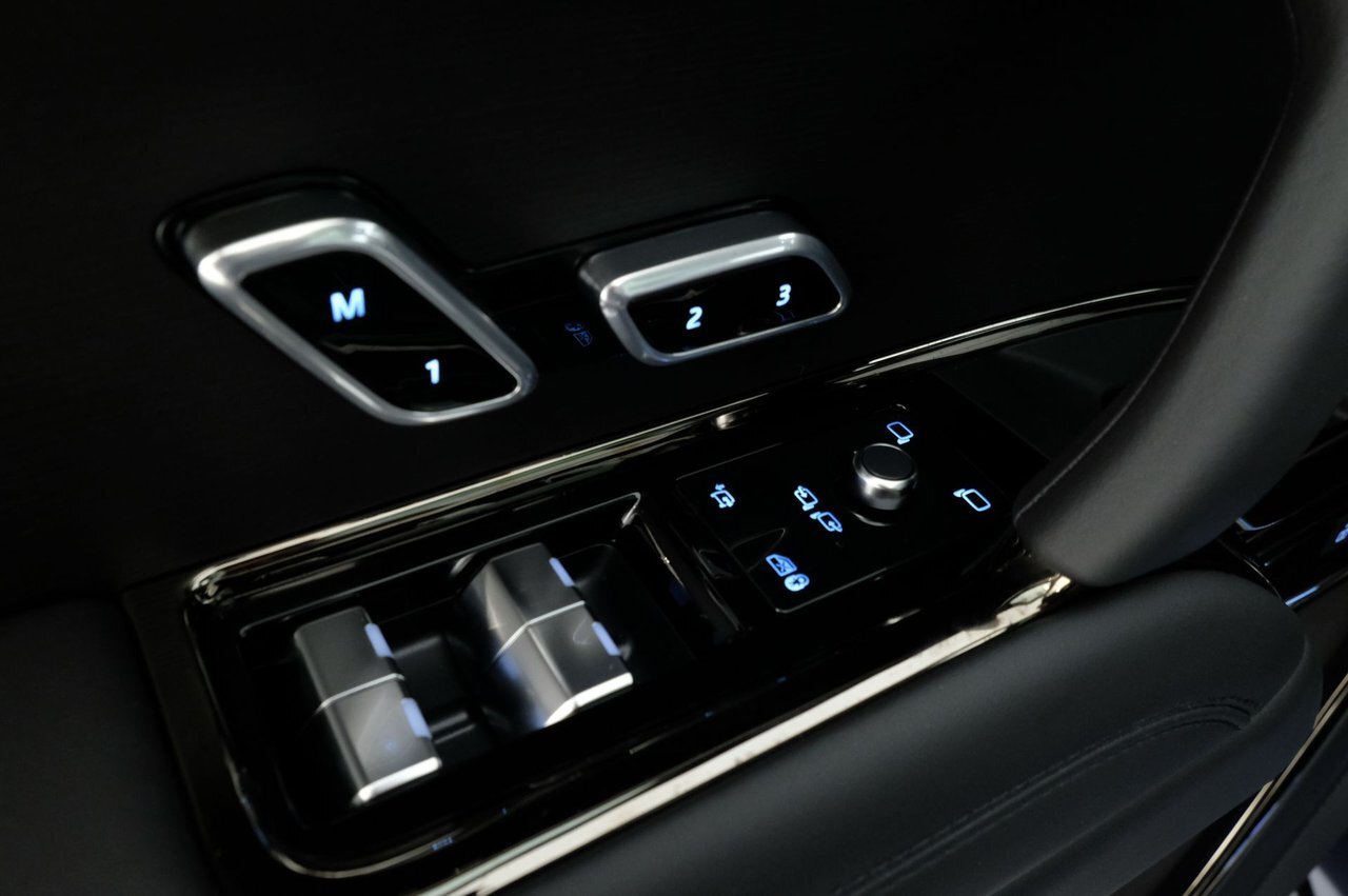 10693084 qej Cy WBI2 K8m U5 We