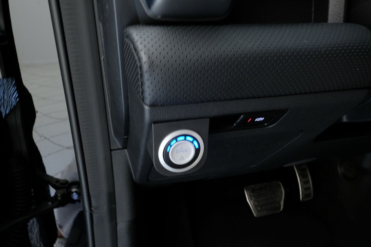 10864360 p5 Dwn Uc8z3zt DSAU