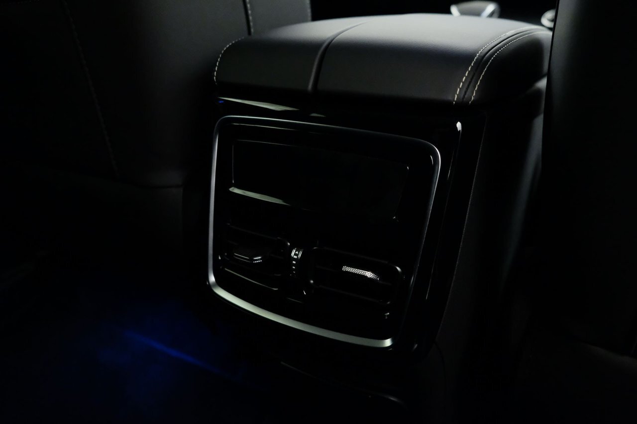 8675685 nv MF Qc Br0 JVB8 Jvf