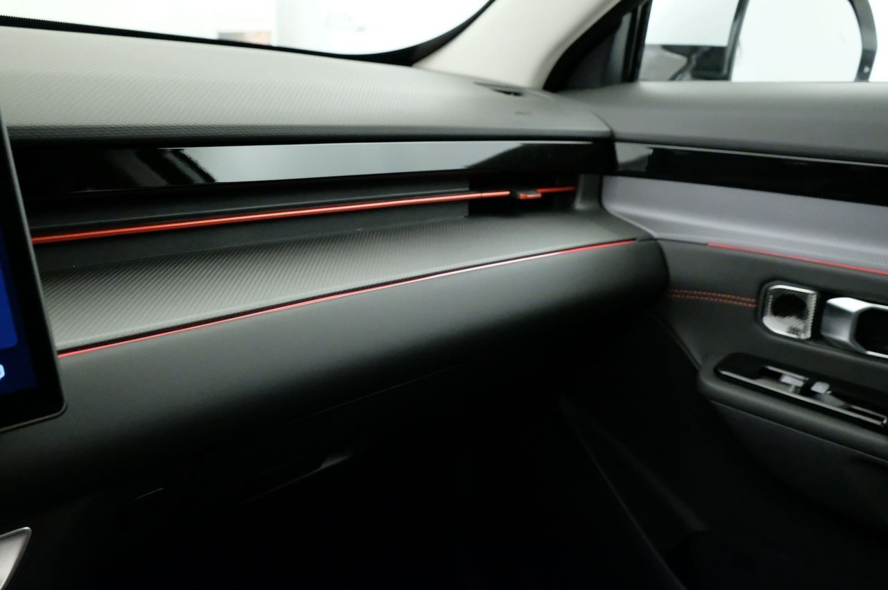 8829611 y Fm4 PG Ap Zepq De Sk