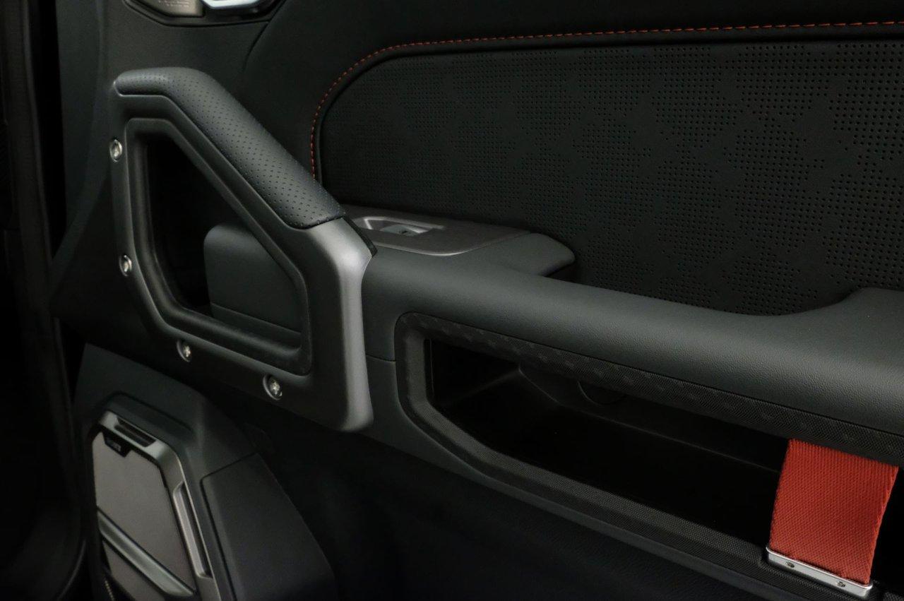 9365154 52if6of Je9zh N Aj C