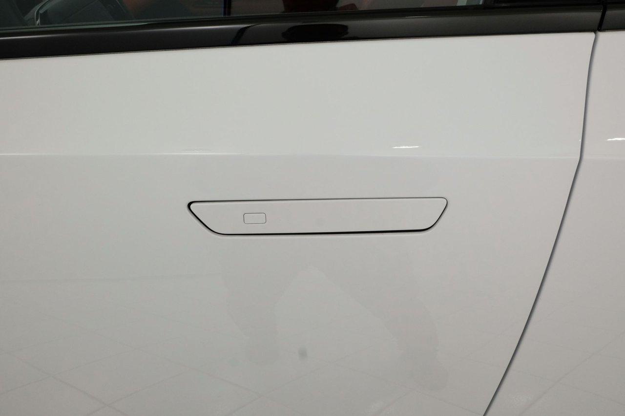 9387457 RQ34dn9e03a Bw Ey V